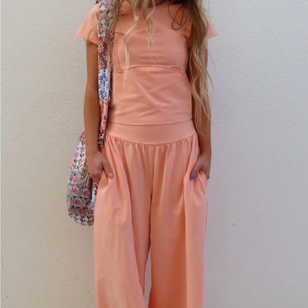 eesome Peach Matching Top & Barrel Pants Set